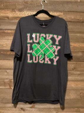 Women’s Texas True Threads Lucky Clover Pink Green Graphic T-Shirt Size XL NWT